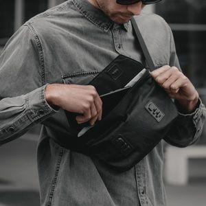 Modern Dayfarer active sling